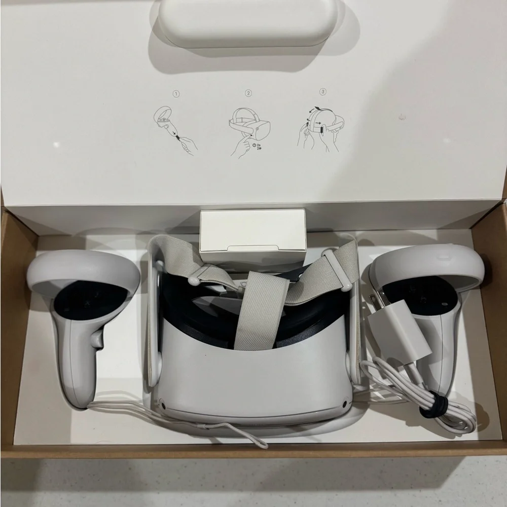 Oculus Quest 2 VR Headset with Charging Station and Travel Case